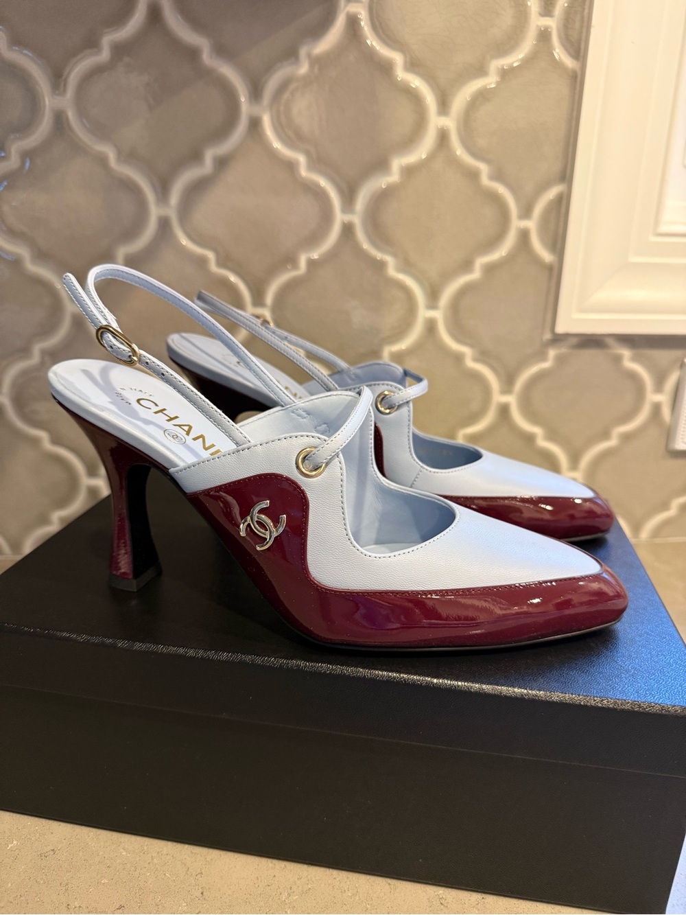 BNWT Chanel 26K Lambskin & Patent Calfskin Blue/Burgundy Slingback Size 39.5
